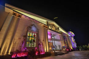 HOTEL CRYSTAL CROWN